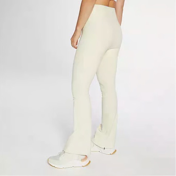 CALIA by Carrie Underwood Pants - NWT CALIA Women's Sculpt Flare Leg Pants - Chantilly Size L